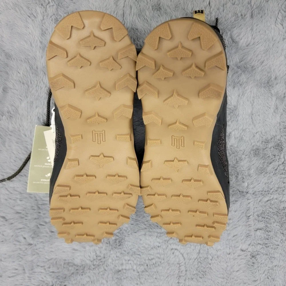 Naglev unico boots